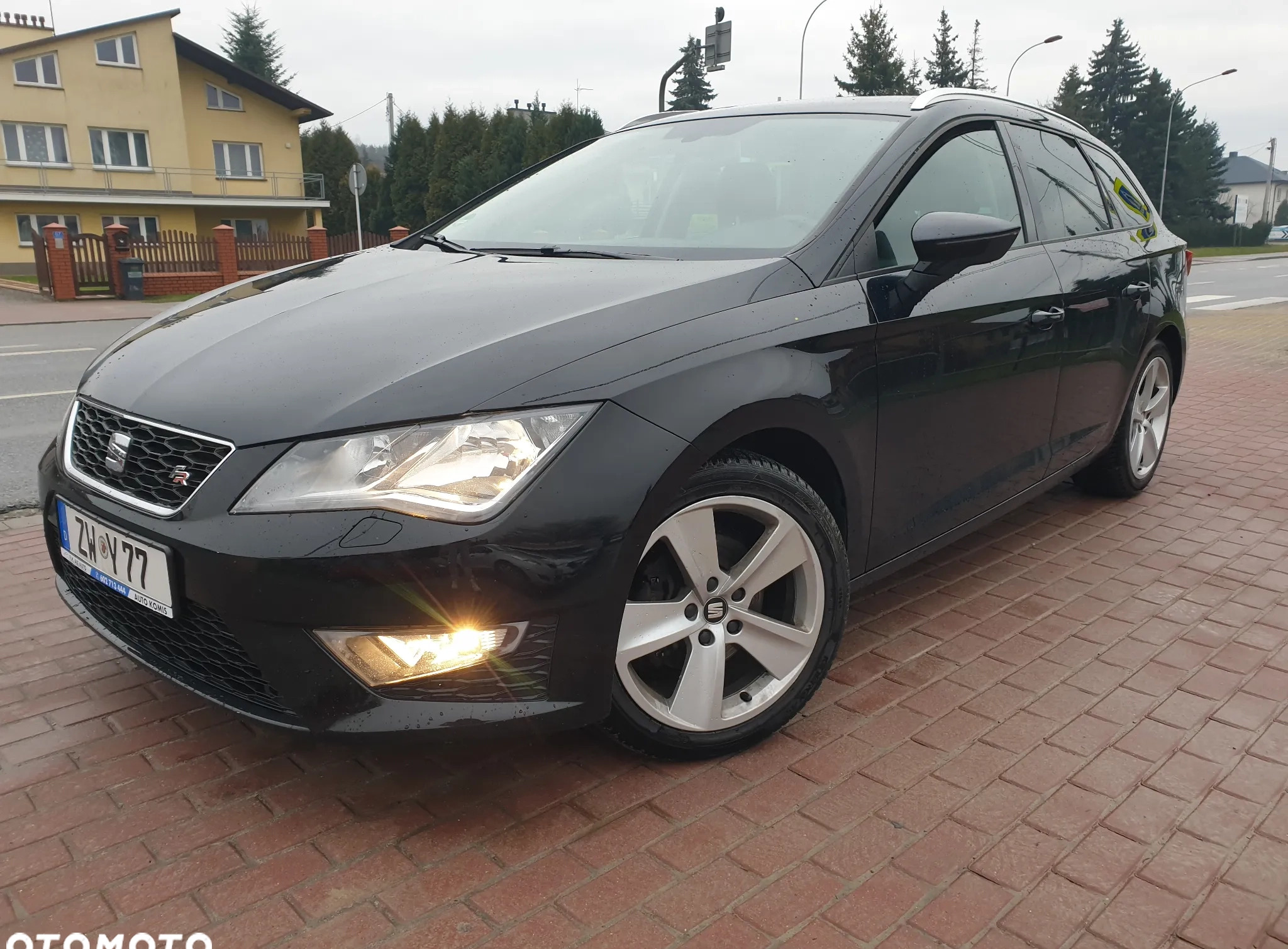 Seat Leon cena 45900 przebieg: 114634, rok produkcji 2015 z Rzeszów małe 742